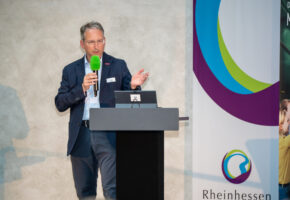 Tim Gemünden, Rheinhessen Konferenz 2025 Tim Gemünden auf der Rheinhessen Konferenz 2025 in der HWK Rheinhessen