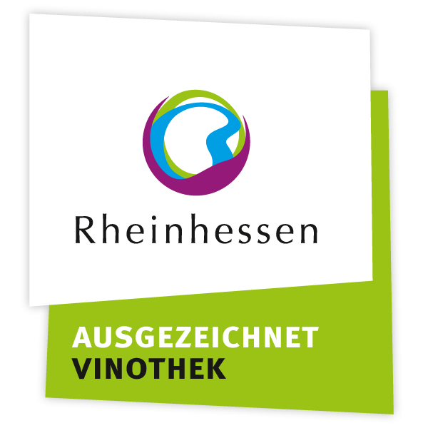 Label Rheinhessen AUSGEZEICHNET Vinothek Grafisches Logo mit Rheinhessen-Schriftzug und farbigem Rundsymbol auf weißer Fläche. Darunter steht auf grünem Hintergrund der Text „Ausgezeichnet Vinothek“.